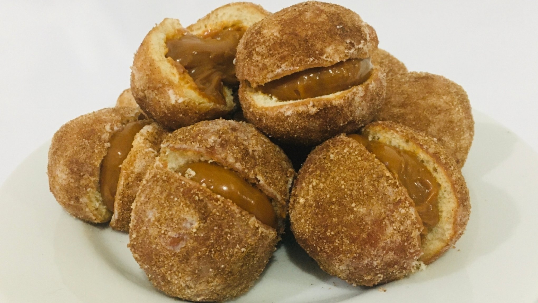 Receita de Bolinho de Chuva sabor Churros, fácil de fazer e leva poucos ingredientes