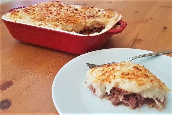 Receita de Escondidinho de Mandioca com Carne Seca: fácil de fazer e levar poucos ingredientes