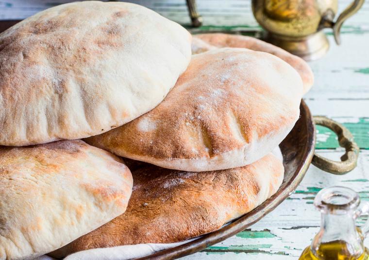 Receita de Pão Sírio para fazer em casa: Fica fofinho e macio