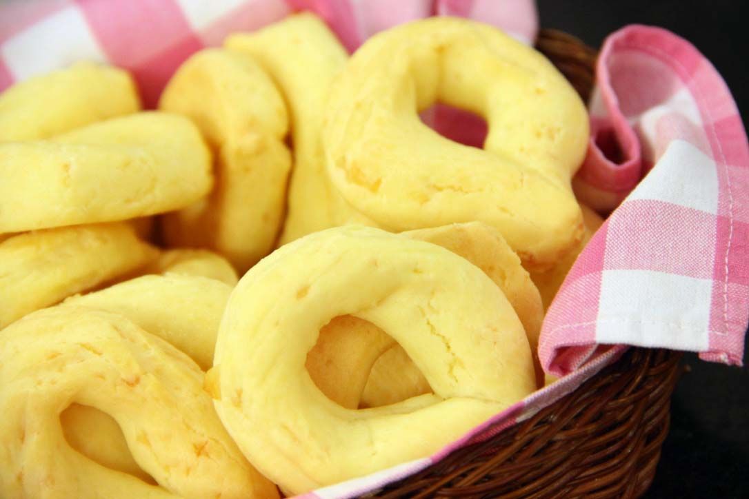 Receita de Biscoitinho de Queijo para fazer em casa e comer tomando café