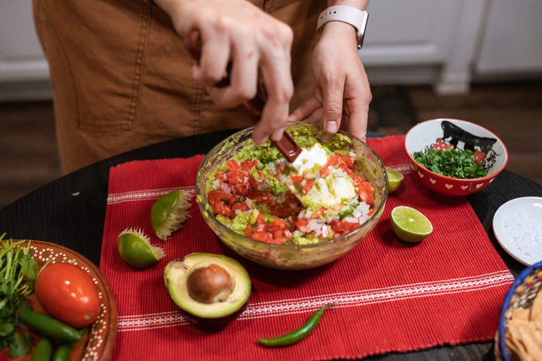 Receita de Guacamole para fazer em casa e se sentir no México