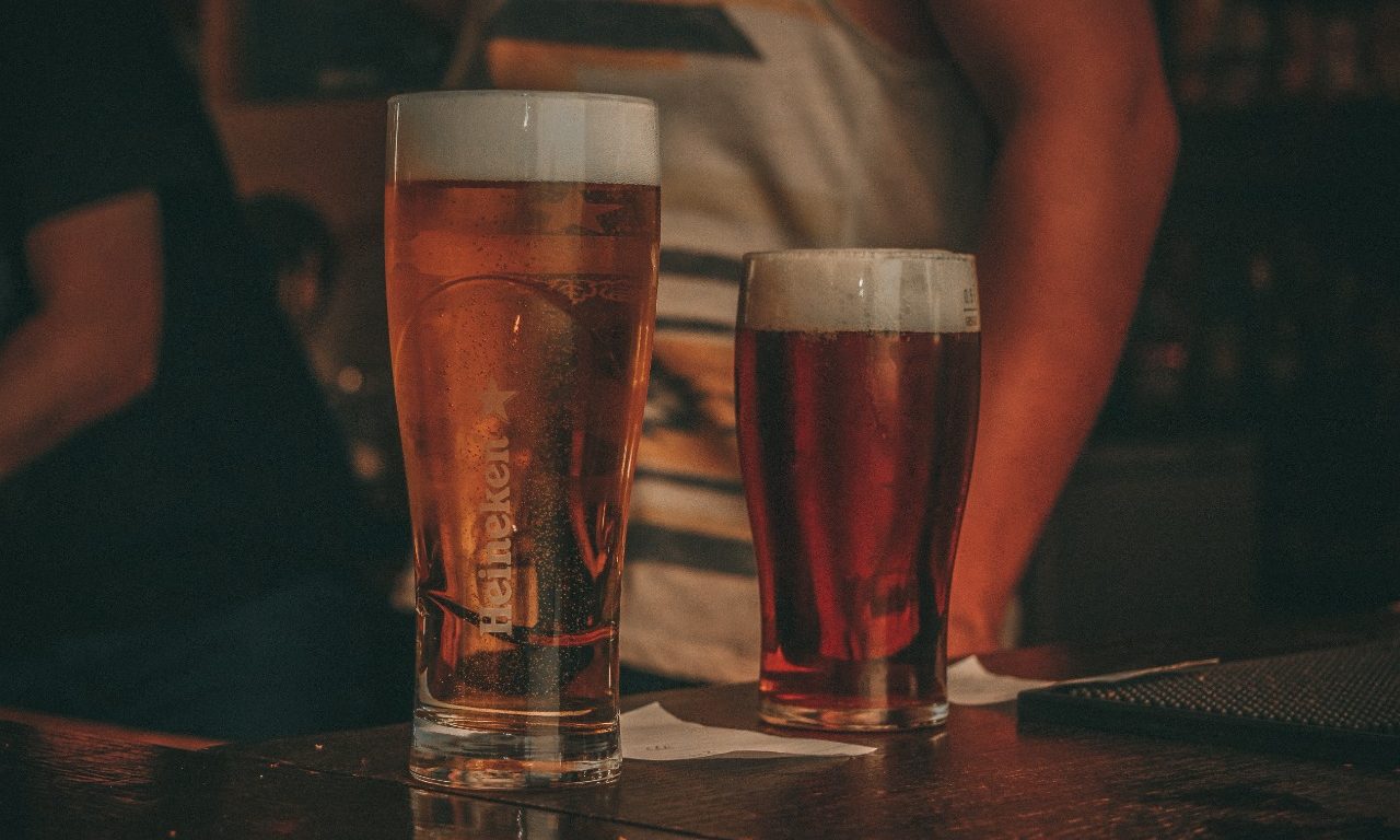 6 benefícios impressionantes que a cerveja traz para o corpo e pouca gente sabe