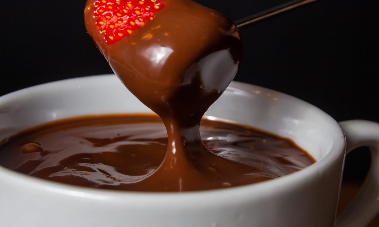 Receita de Fondue de Nutella para fazer em casa e surpreender geral