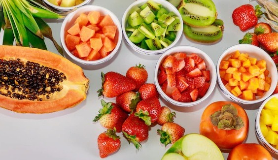 6 frutas que todo mundo que quer perder peso precisa passar a consumir