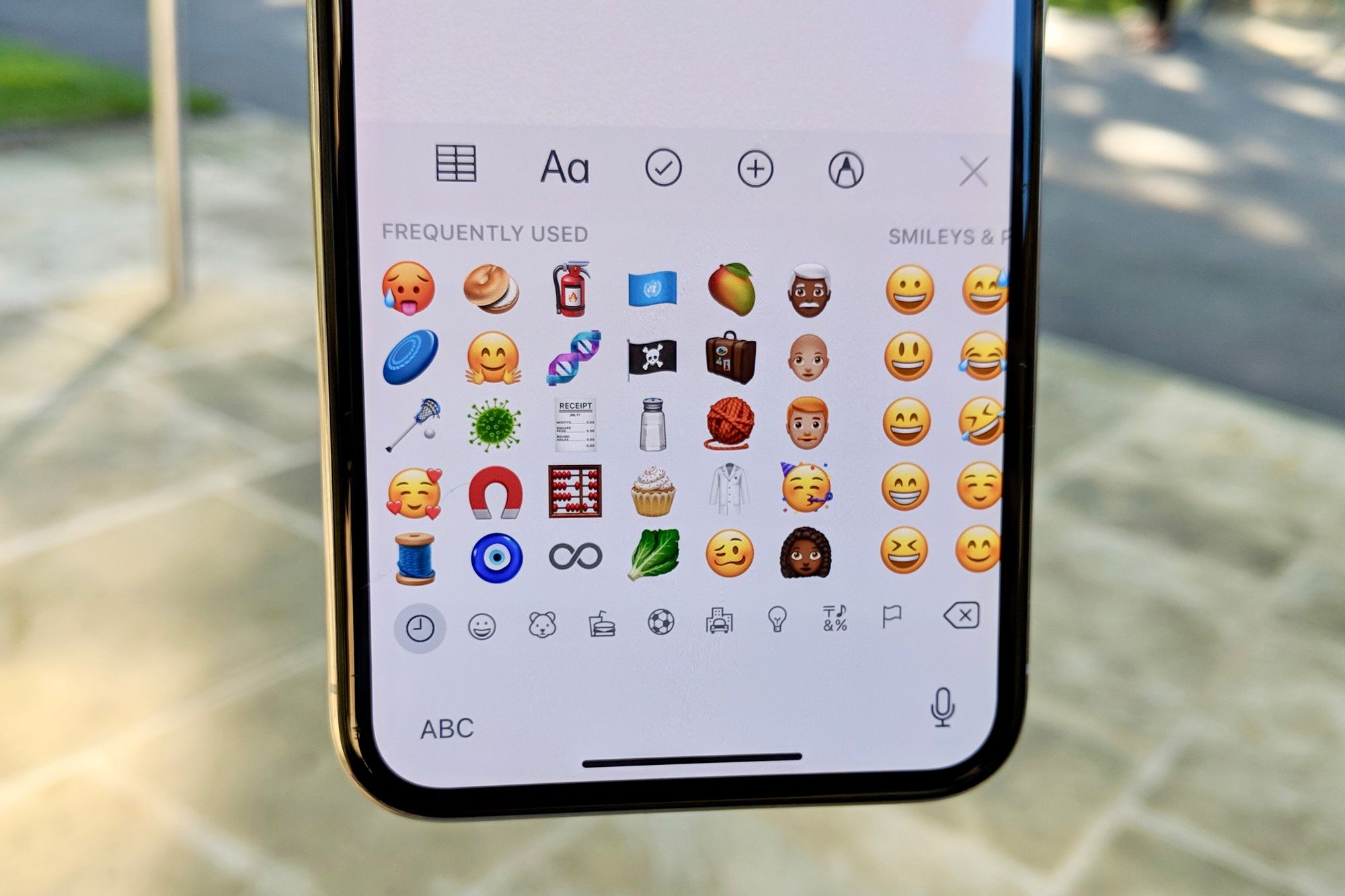 Descubra o significado dos novos emojis que chegam no WhatsApp em setembro