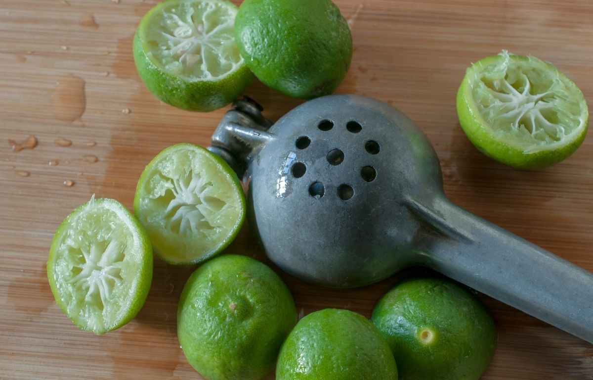 Aproveite o bagaço do limão com essa dica que pode te ajudar na cozinha