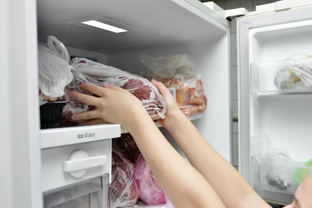 Conheça os tipos de alimentos jamais devem ser colocados no congelador