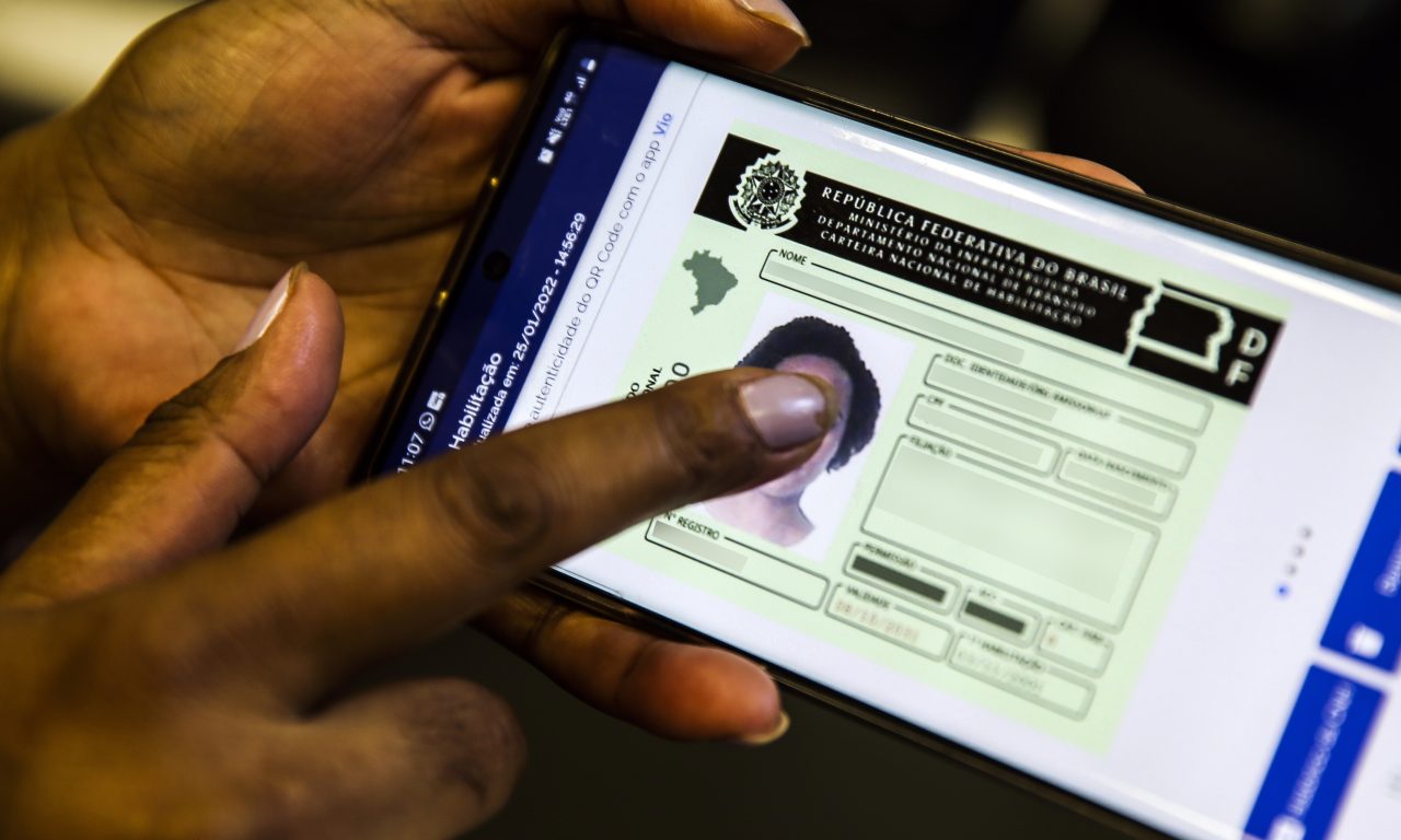 Veja as novas regras para tirar ou renovar a carteira de motorista em 2023