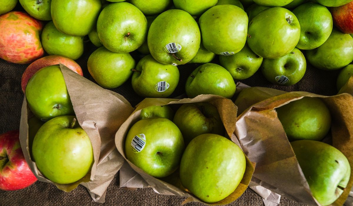 Descubra o significado dos adesivos que vêm nas frutas