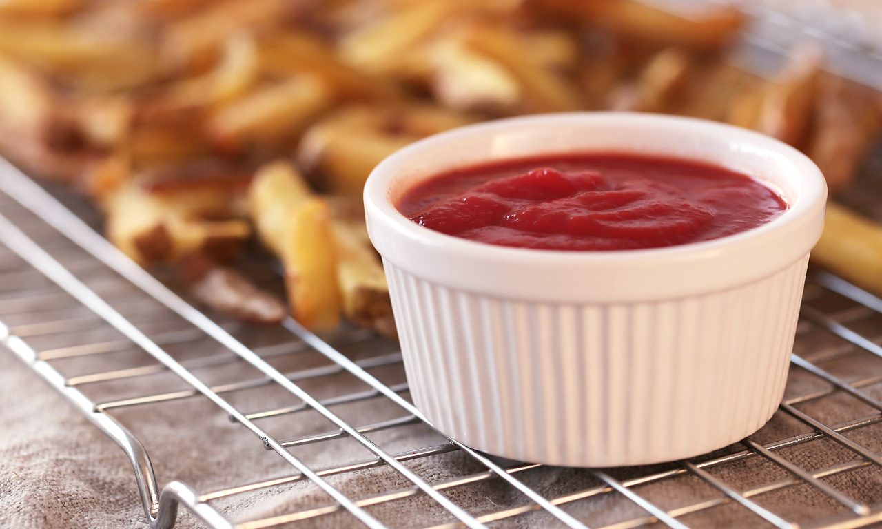 Conheça 6 utilidades do ketchup que você provavelmente não sabia