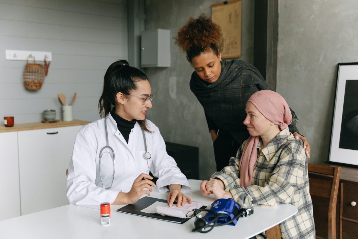 12 benefícios que as pessoas com câncer têm direito no Brasil