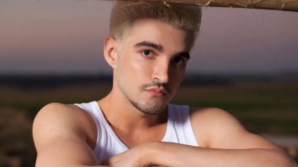 Cantor Jão confirma show em Goiânia.