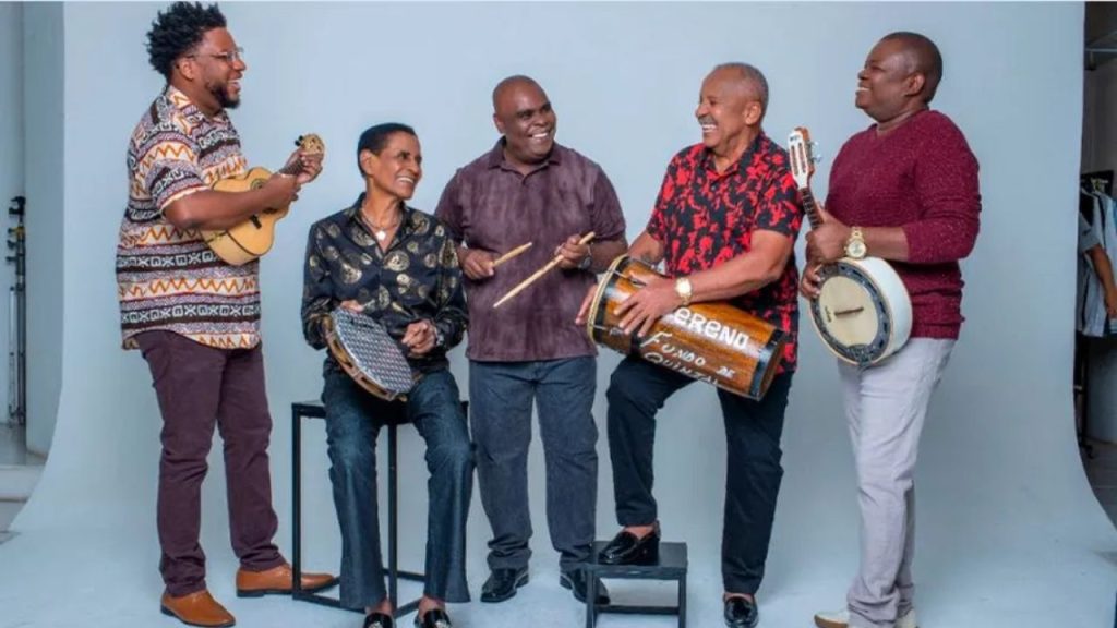 Imagem mostra grupo "Fundo de Quintal", em Goiânia.