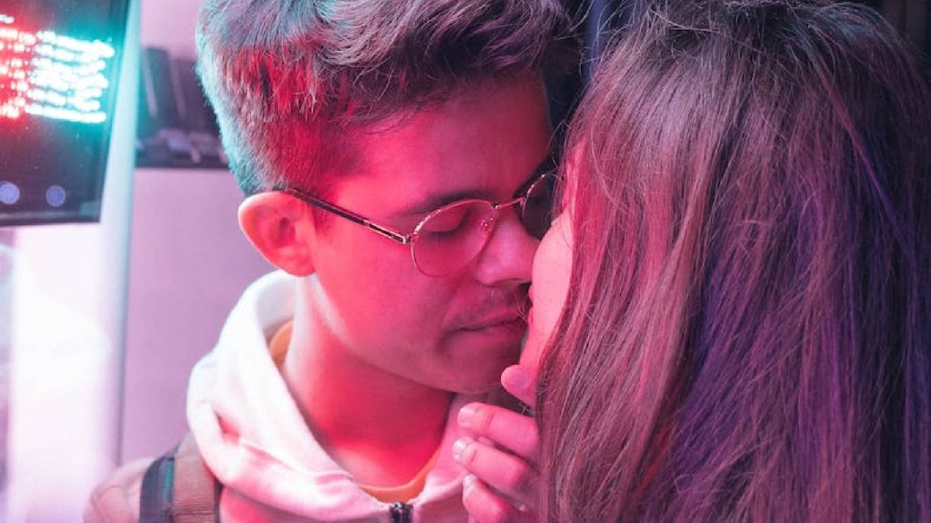 3 signos que vão experimentar o gosto do beijo daquela pessoa que tanto quer